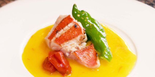 金目鯛のポワレ　サフラン風味のブールブランソース （2607）