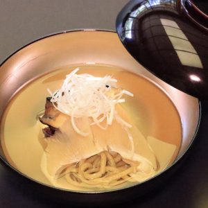 椀盛（蝦夷鮑 鱶鰭）
