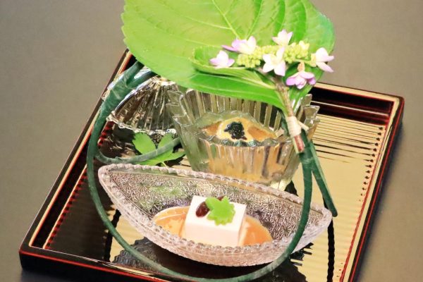 前菜（水無月豆腐 蝦夷鮑）