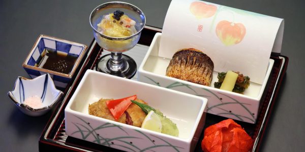 焼物八寸（魚柚庵焼 牛かつ 毛蟹）