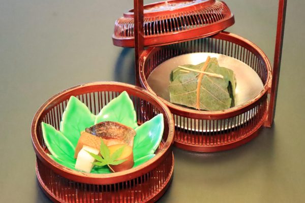 焼物八寸（伊佐木山椒柚庵焼）