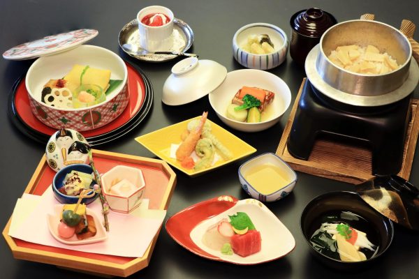 隠れ里御膳（弥生）