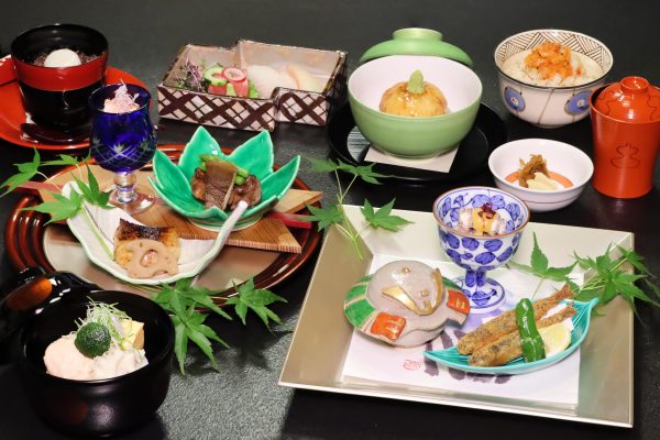 風薫る初夏のコース（車屋別館）