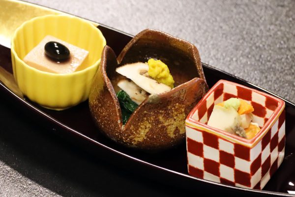 前菜（松茸酢浸し 胡麻豆腐 他）（別館：松茸会席）