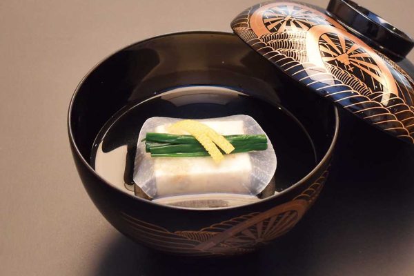 お椀(帆立真丈)