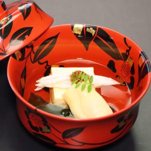 椀盛(白魚 筍 若布) 椀盛(白魚 筍 若布)