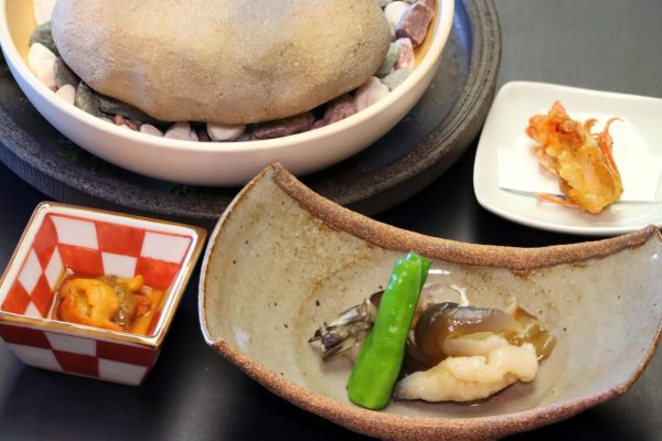 温石(北寄貝 生雲丹 他) 温石(北寄貝 生雲丹 他)