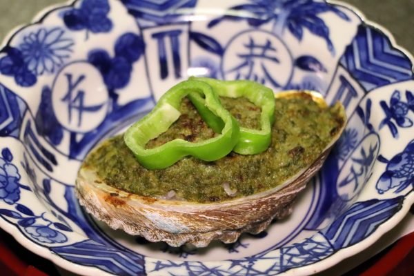 冬の華やぎ会席 焼物(蝦夷鮑風味焼) 冬の華やぎ会席 焼物(蝦夷鮑風味焼)