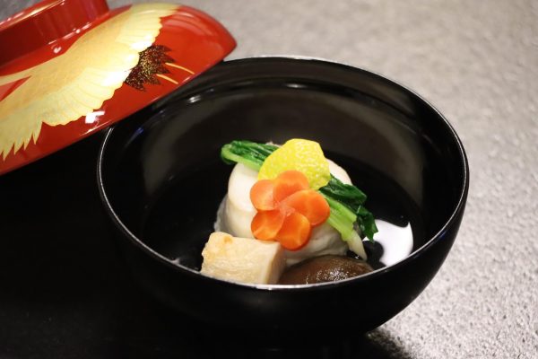 初春会席　椀盛（天鯛ふかし）