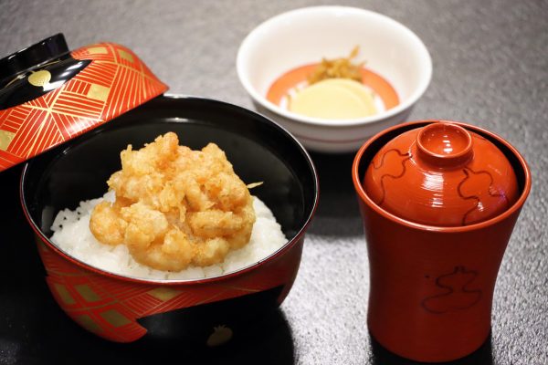 食事（小天丼：芝海老掻揚）