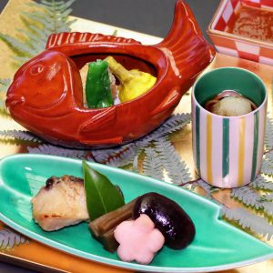 家喜物（小串 海老真薯豊年 紅白うどん）