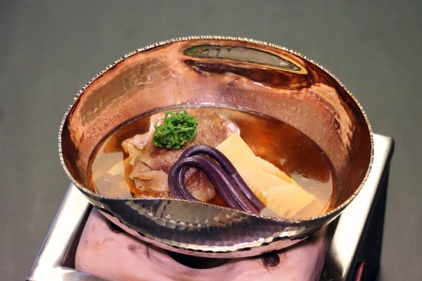 止肴（蕨鍋：牛ロース 筍）
