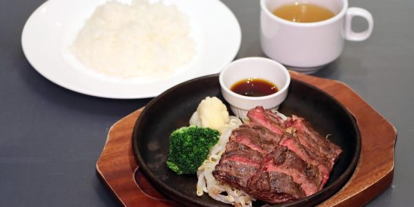 ランチセット（たっぷりハラミのステーキランチ）