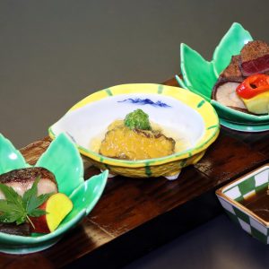 焼物八寸（伊佐木柚庵･牛ヒレステーキ･蝦夷鮑）