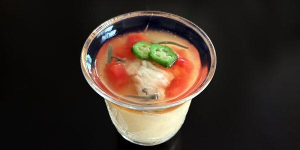 鱧入フルーツトマトの薄蒸し