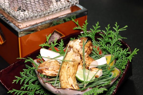 焼物：焼松茸（松茸会席：別館）